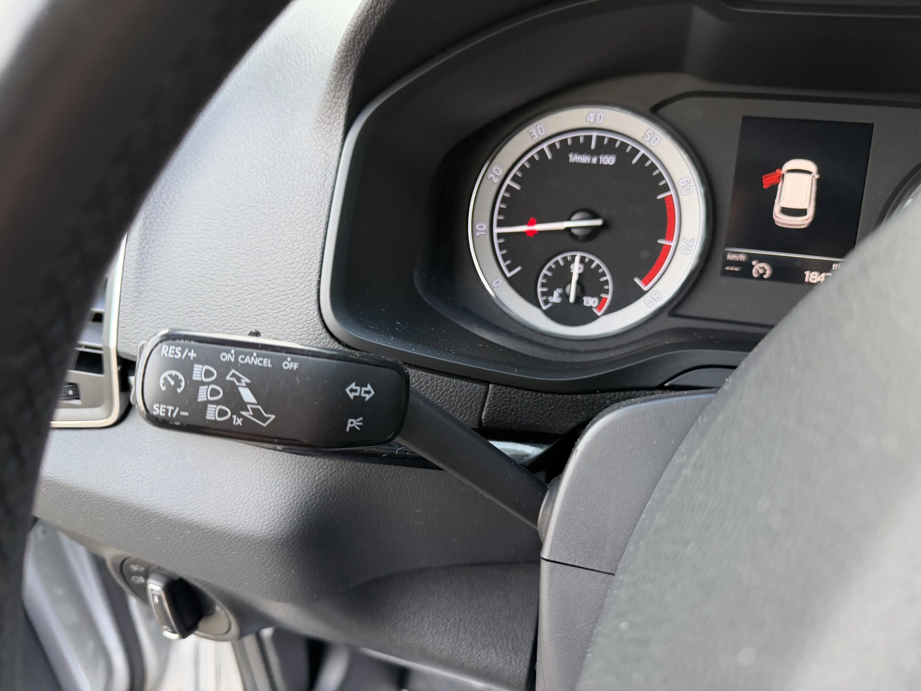 Skoda Karoq Style+DSG+SITZHEIZUNG+NAVI+PDC+CARPLAY+1.H — photo 11