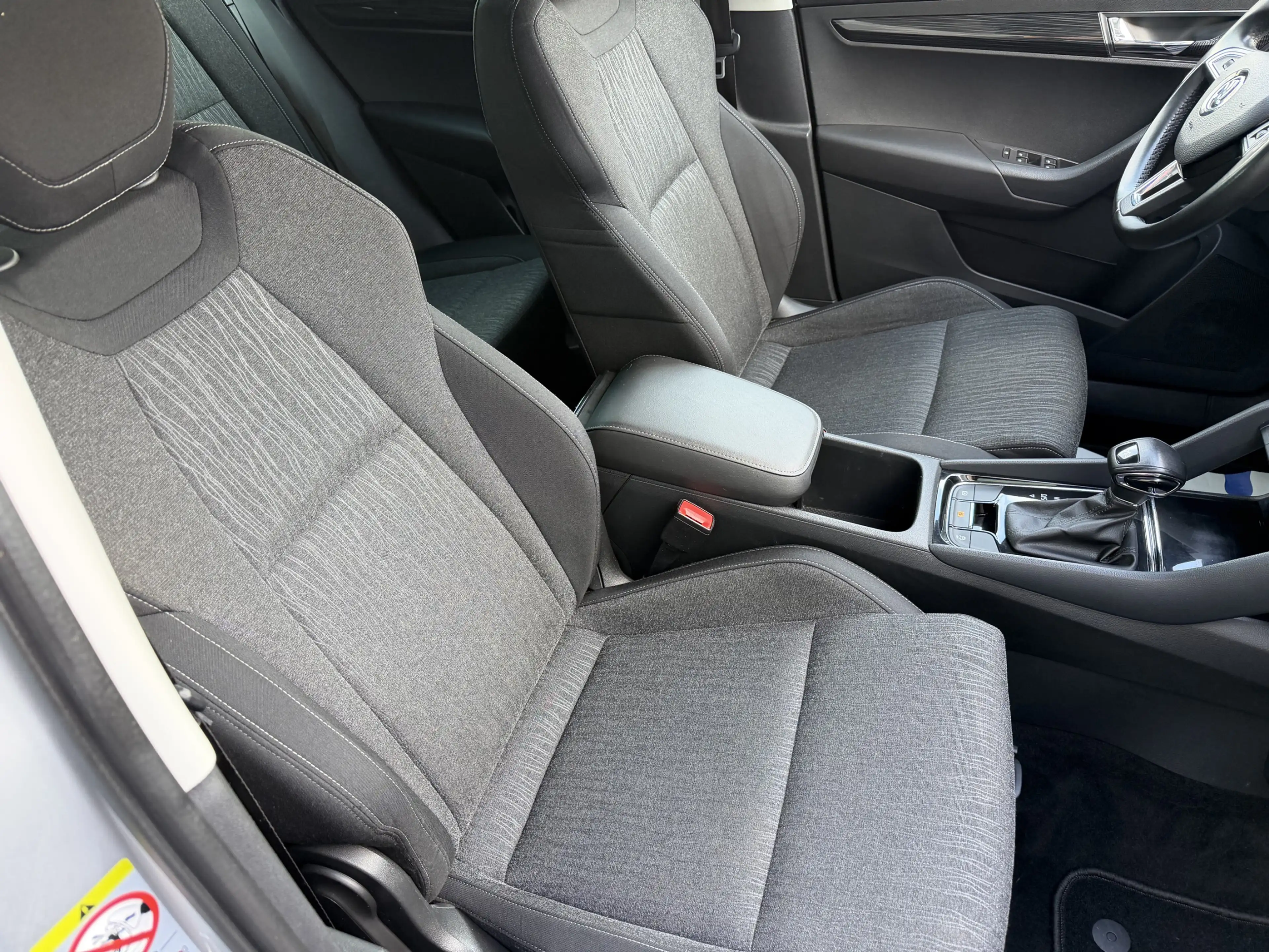 Skoda Karoq Style+DSG+SITZHEIZUNG+NAVI+PDC+CARPLAY+1.H — photo 27