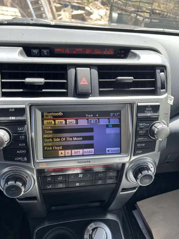 Toyota 4-Runner снимка Toyota 4-Runner