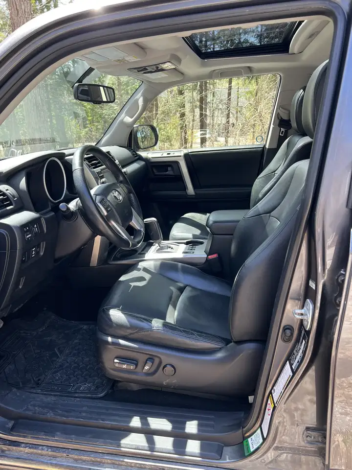 Toyota 4-Runner снимка Toyota 4-Runner