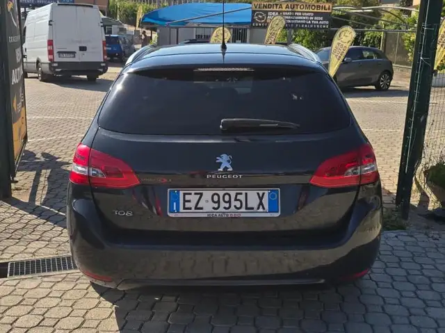 Peugeot 308 view 5