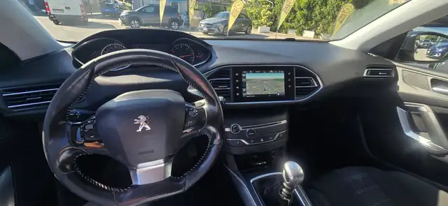 Peugeot 308 view 10