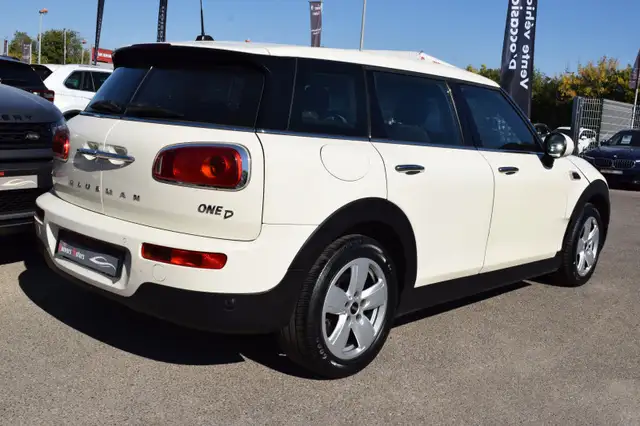Mini Clubman view 5