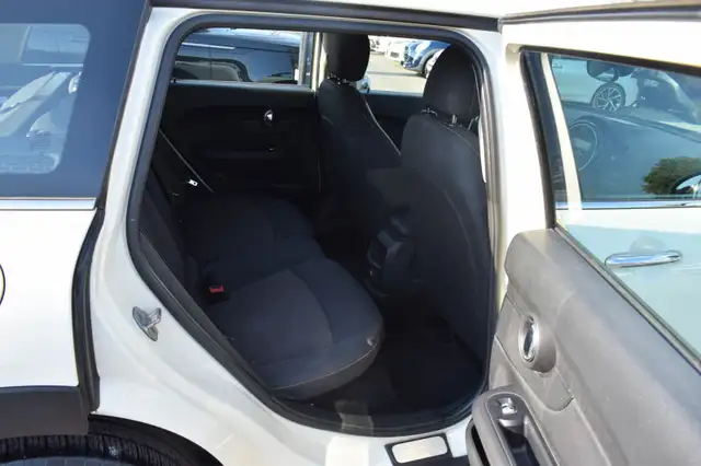Mini Clubman view 14