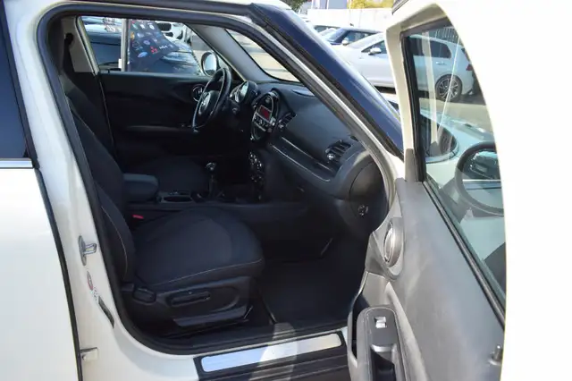 Mini Clubman view 13