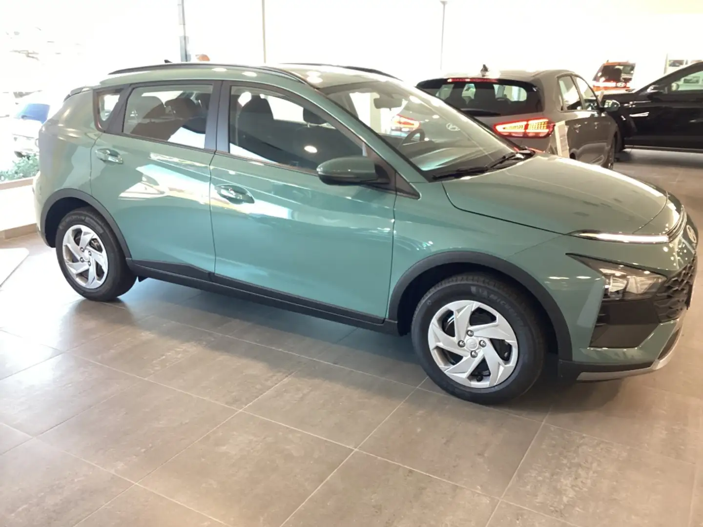 Hyundai BAYON 1.2 MPI Klass Groen - 1