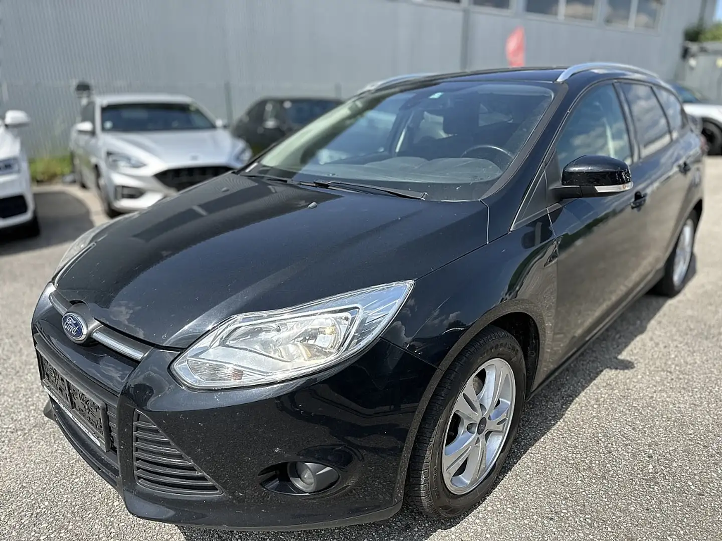 Ford Focus Traveller Schwarz - 1