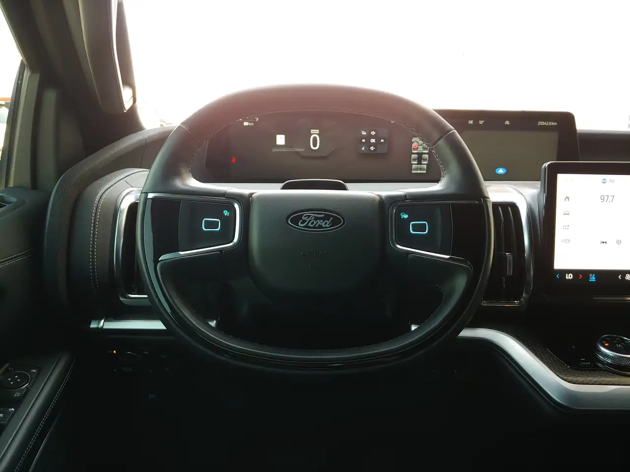 Ford Expedition снимка Ford Expedition