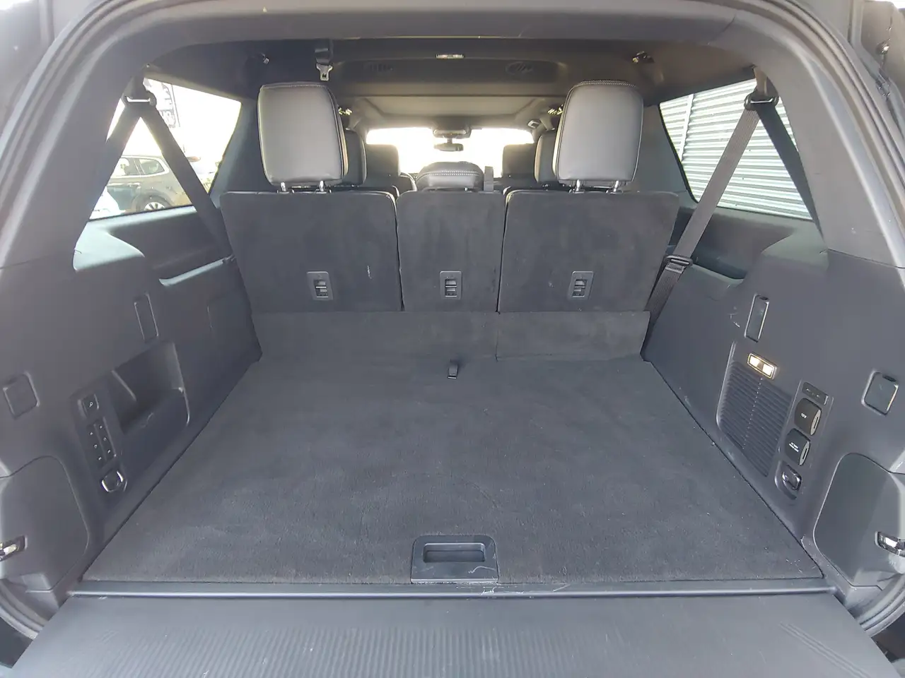 Ford Expedition снимка Ford Expedition