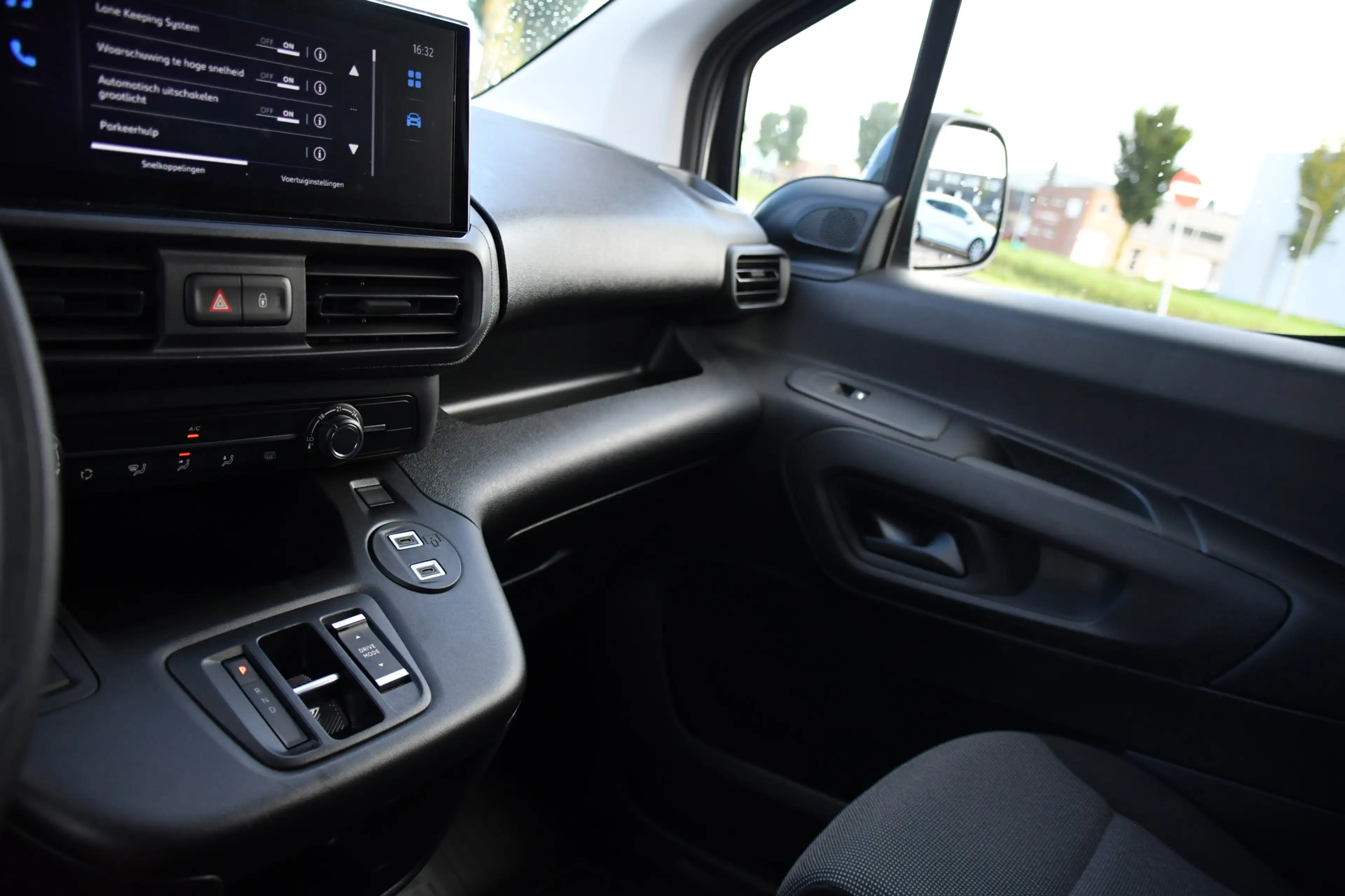 Toyota Proace City Electric Professional 50 kWh Virtual, Camera, Crui — photo 25