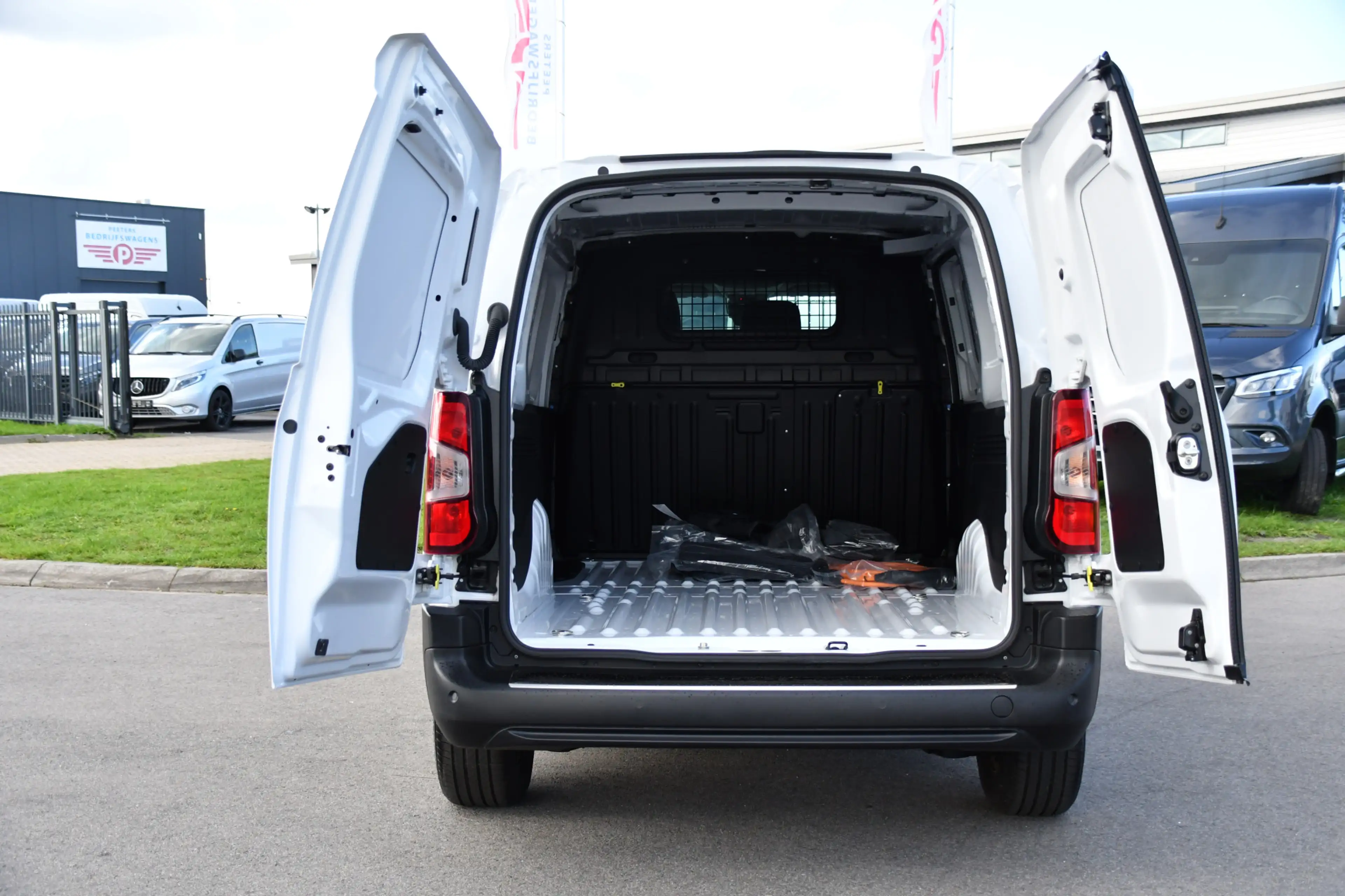 Toyota Proace City Electric Professional 50 kWh Virtual, Camera, Crui — photo 34