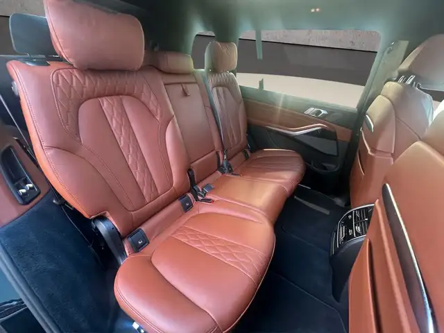BMW X7 view 13