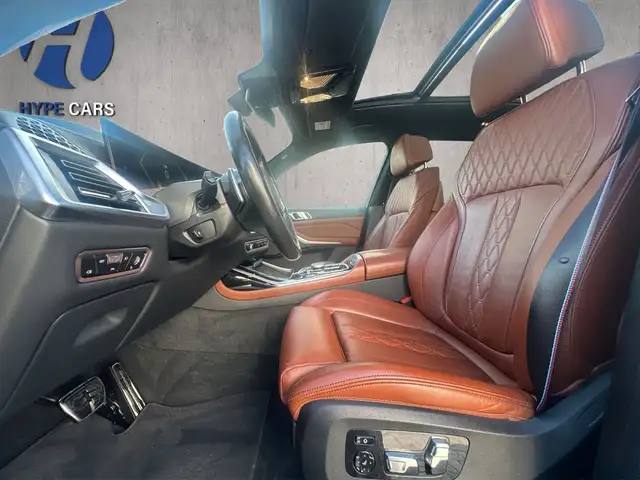 BMW X7 view 12