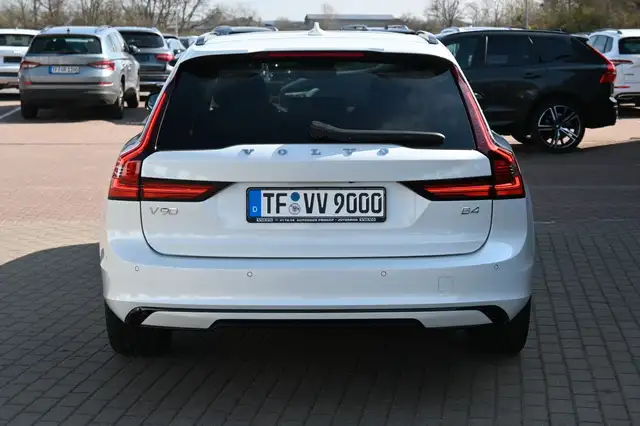Volvo V90 view 4