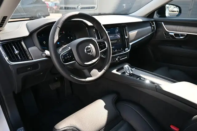 Volvo V90 view 6