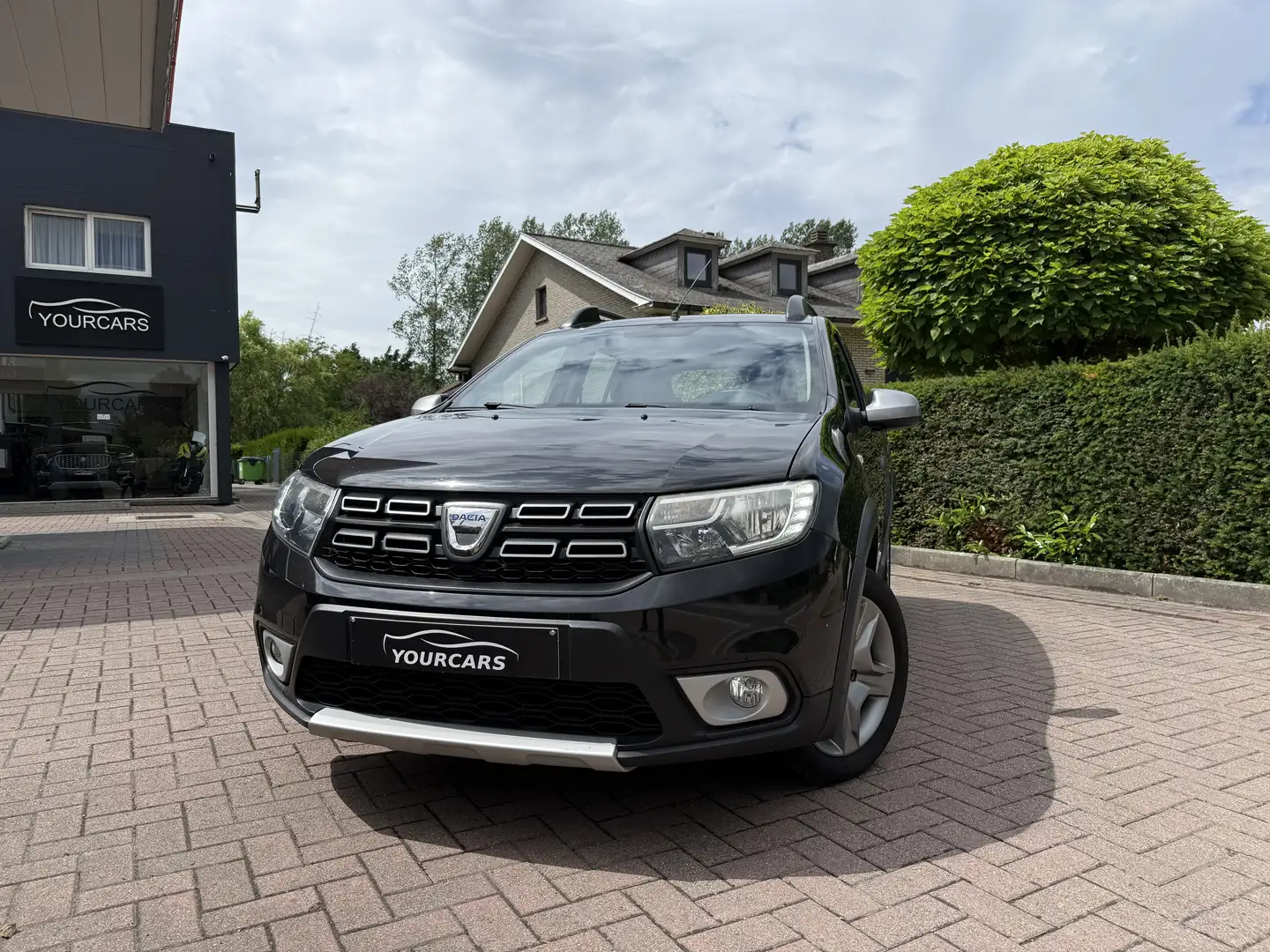 Dacia Sandero Stepway 0.9 TCe * GPS * CAMERA * AIRCO * GARANTIE Noir - 1