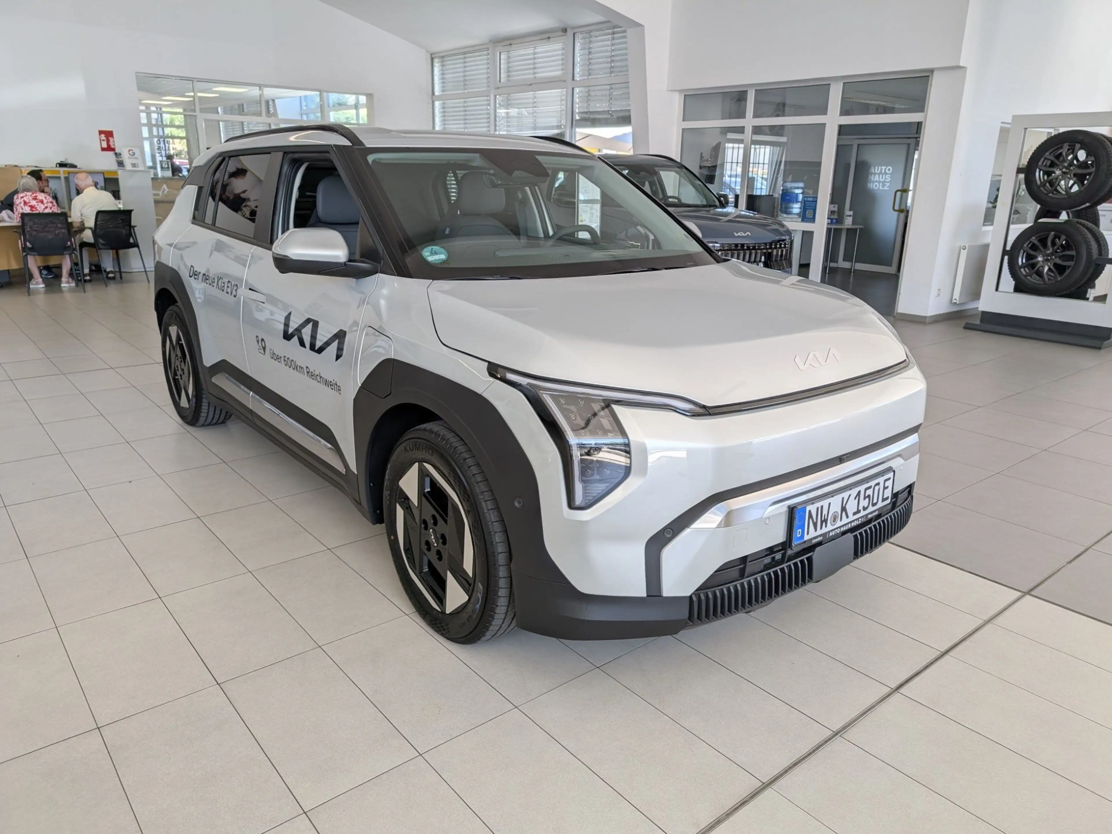 Kia EV3 58,3-kWh Earth Upgrade Business — photo 5