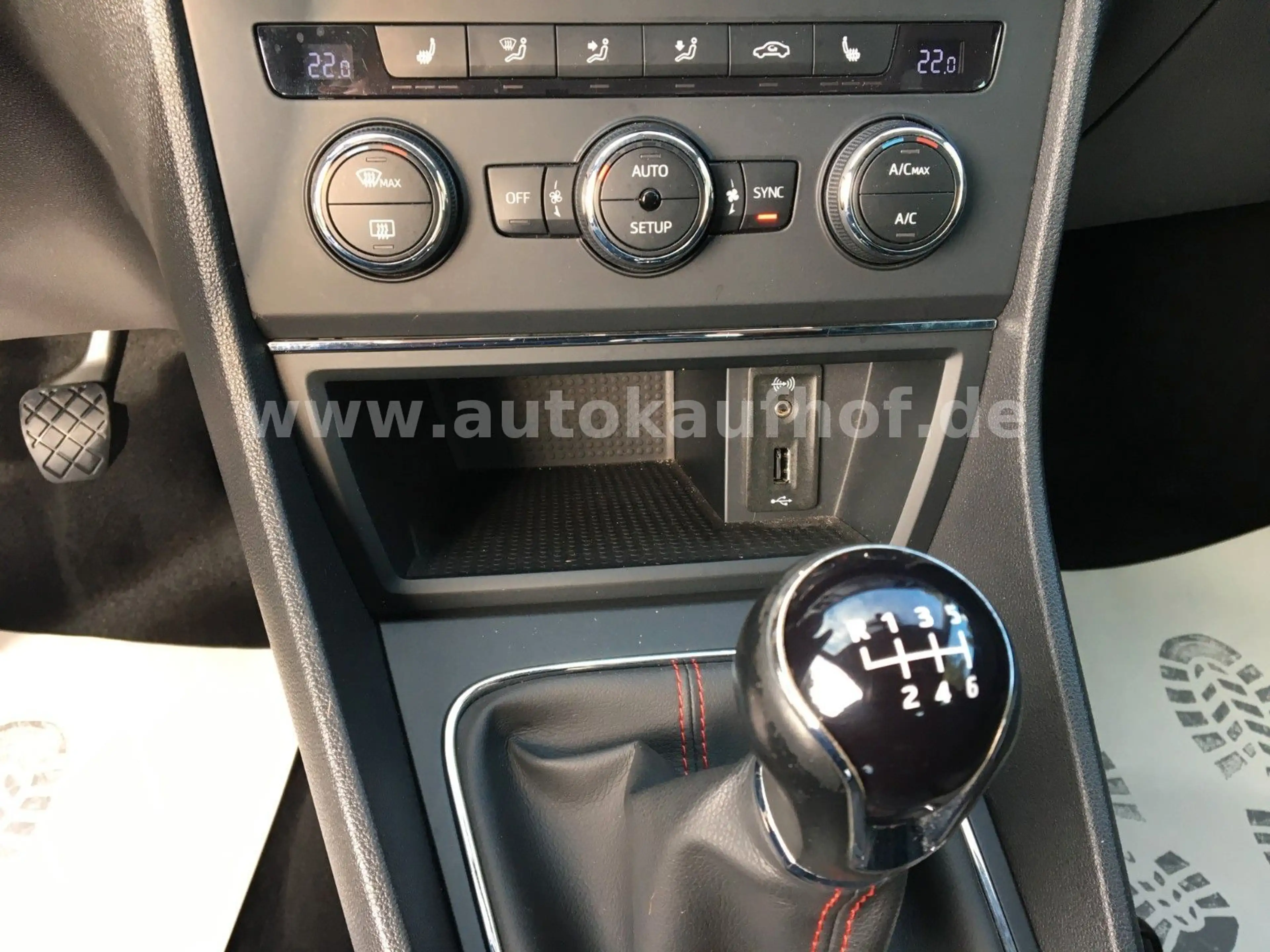 SEAT Leon SC 1.4 TSI FR *Navi+LED+DAB...* — photo 16