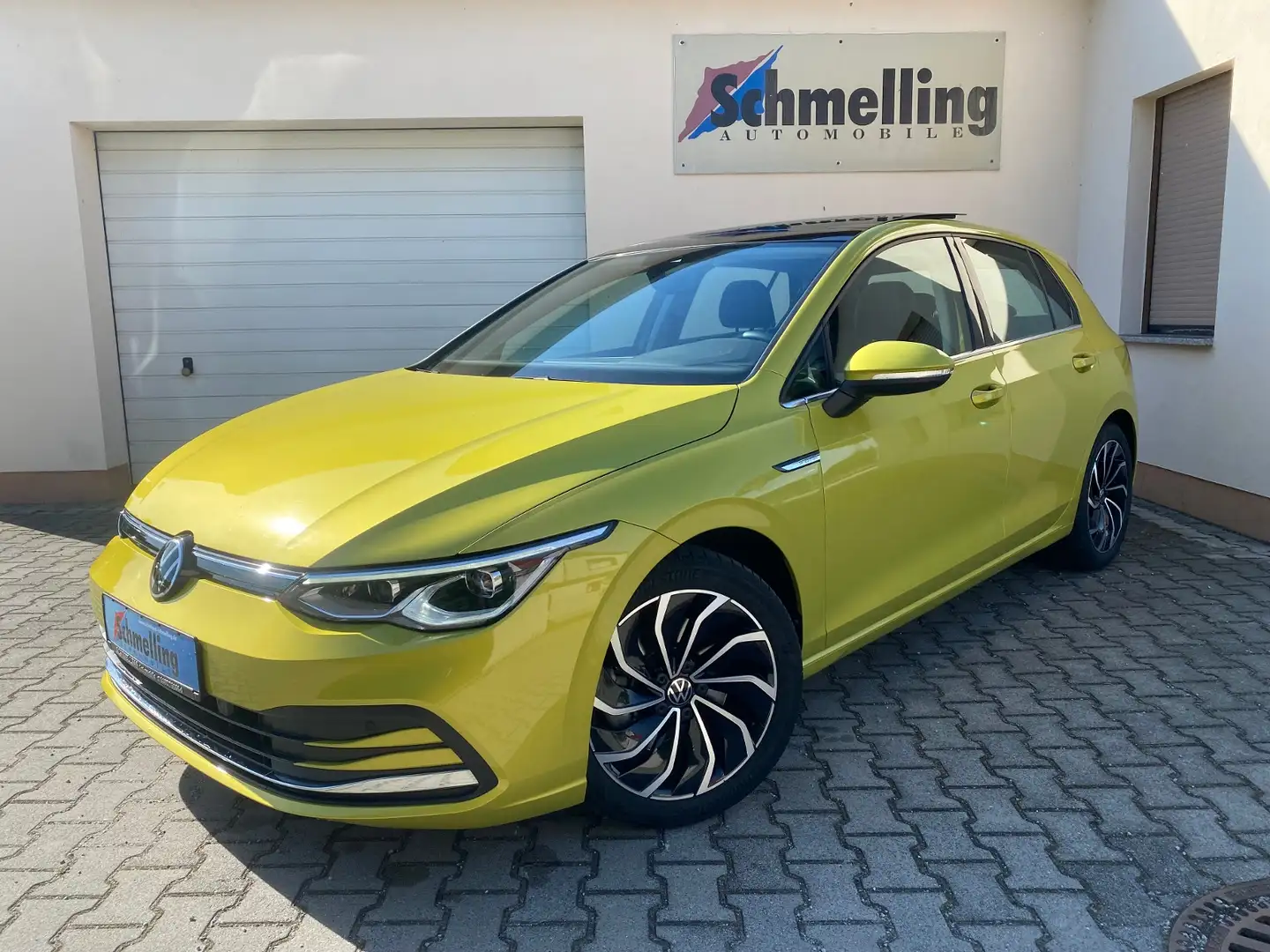Volkswagen Golf VIII STYLE 1.5 TSI OPF MATRIX NAVI PANO DCC Jaune - 2
