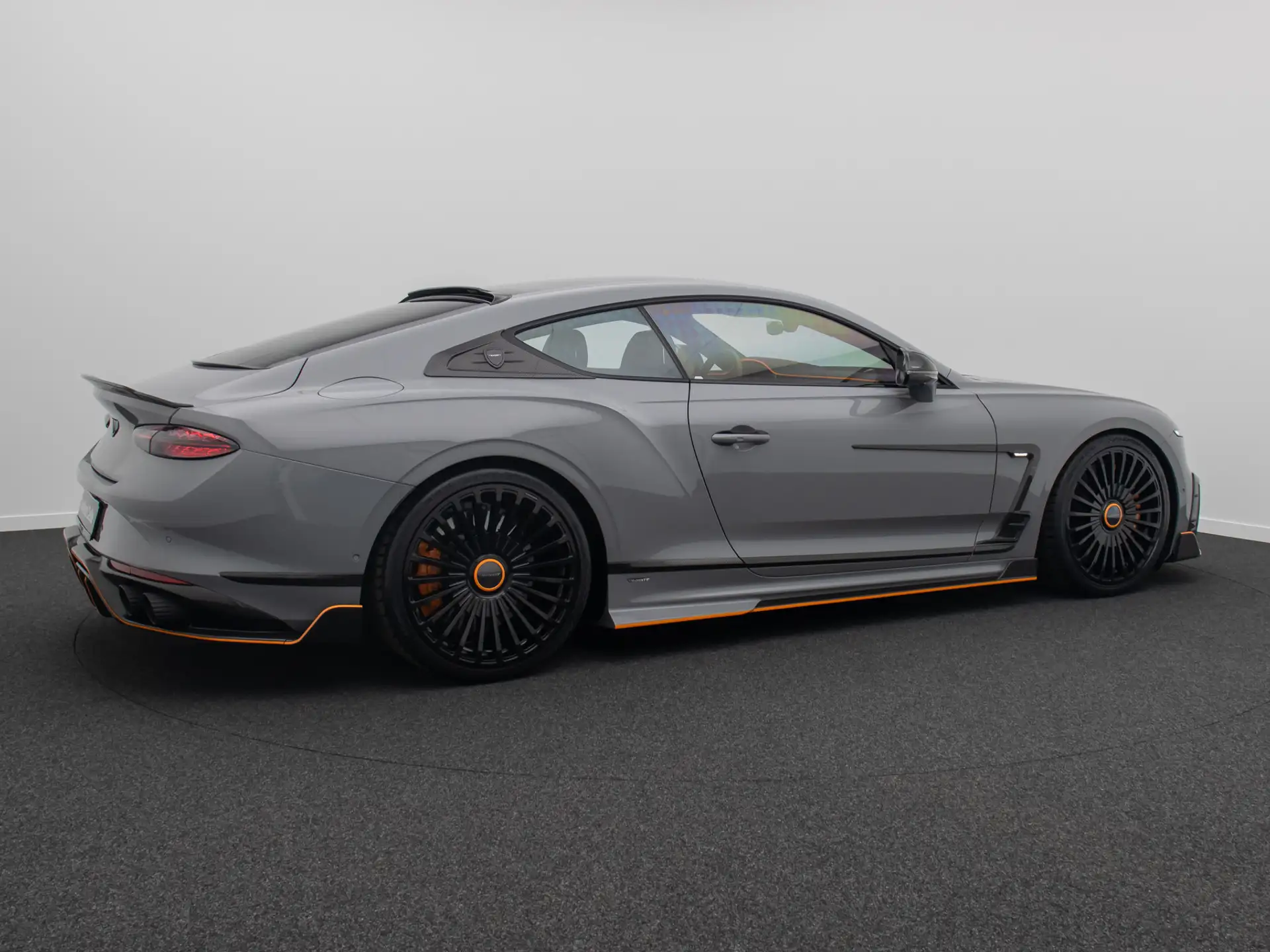 Bentley Continental Continental GT 2024 회색 사진 6