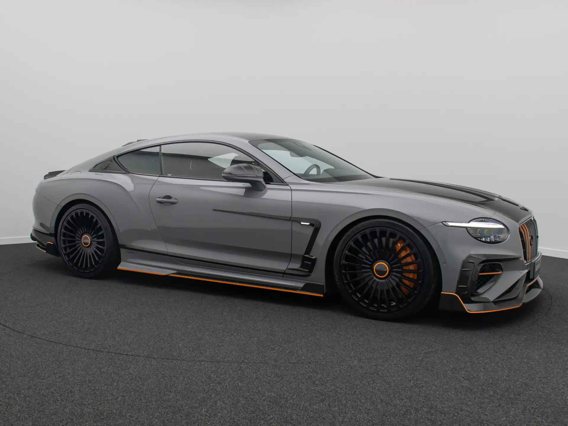 Bentley Continental Continental GT 2024 회색 사진 4