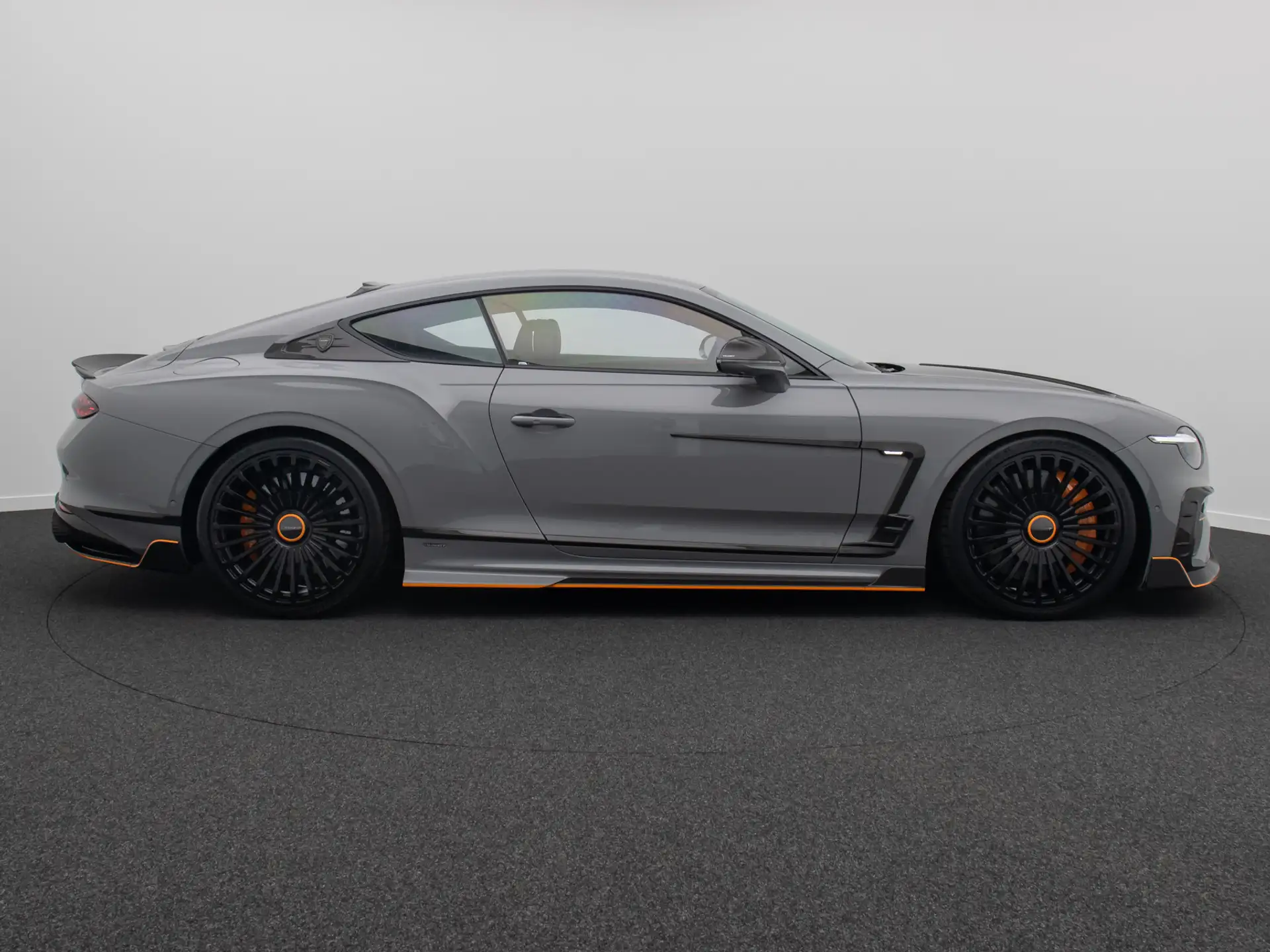 Bentley Continental Continental GT 2024 회색 사진 5