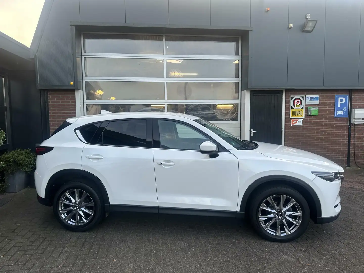 Mazda CX-5 2.0 SkyActiv-G 165 Business Luxury *ALL-IN PRIJS* Wit - 2