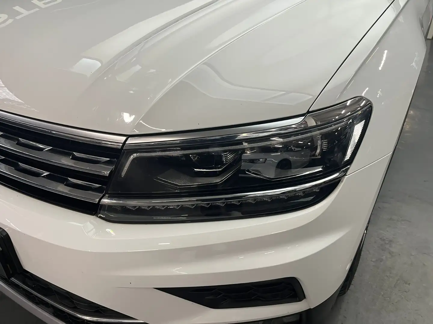 Volkswagen Tiguan 2.0 TDI 150CV Carat BMT DSG Blanc - 2