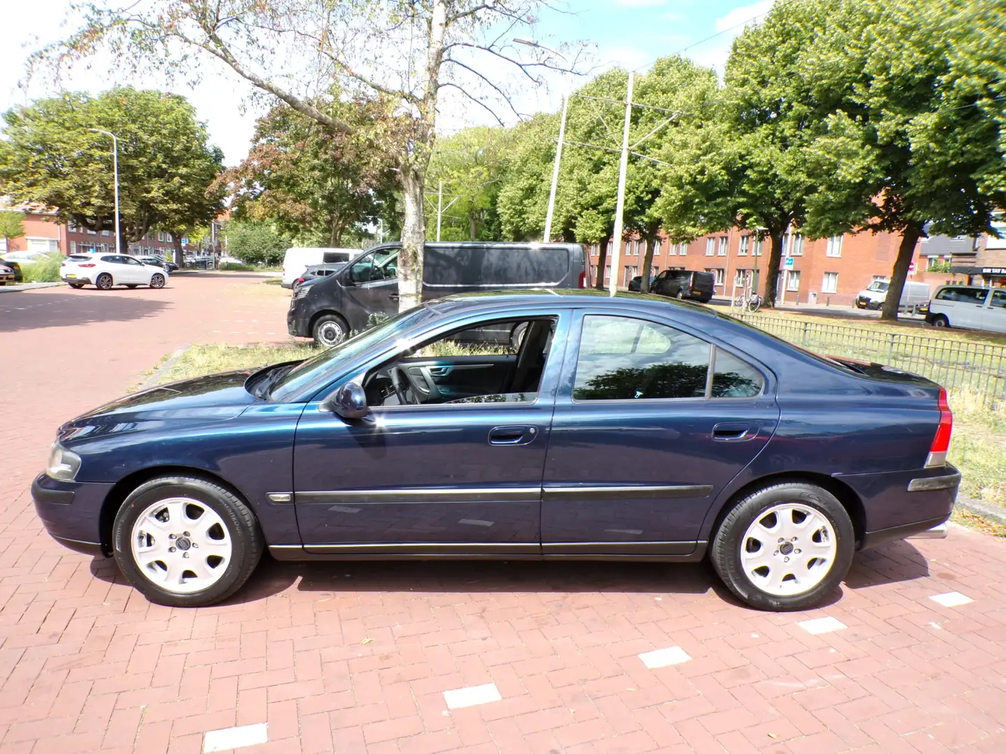 Volvo S60 2.4 Edition NIEUWE DISTRIBUTIERIEM...... Kék - 2