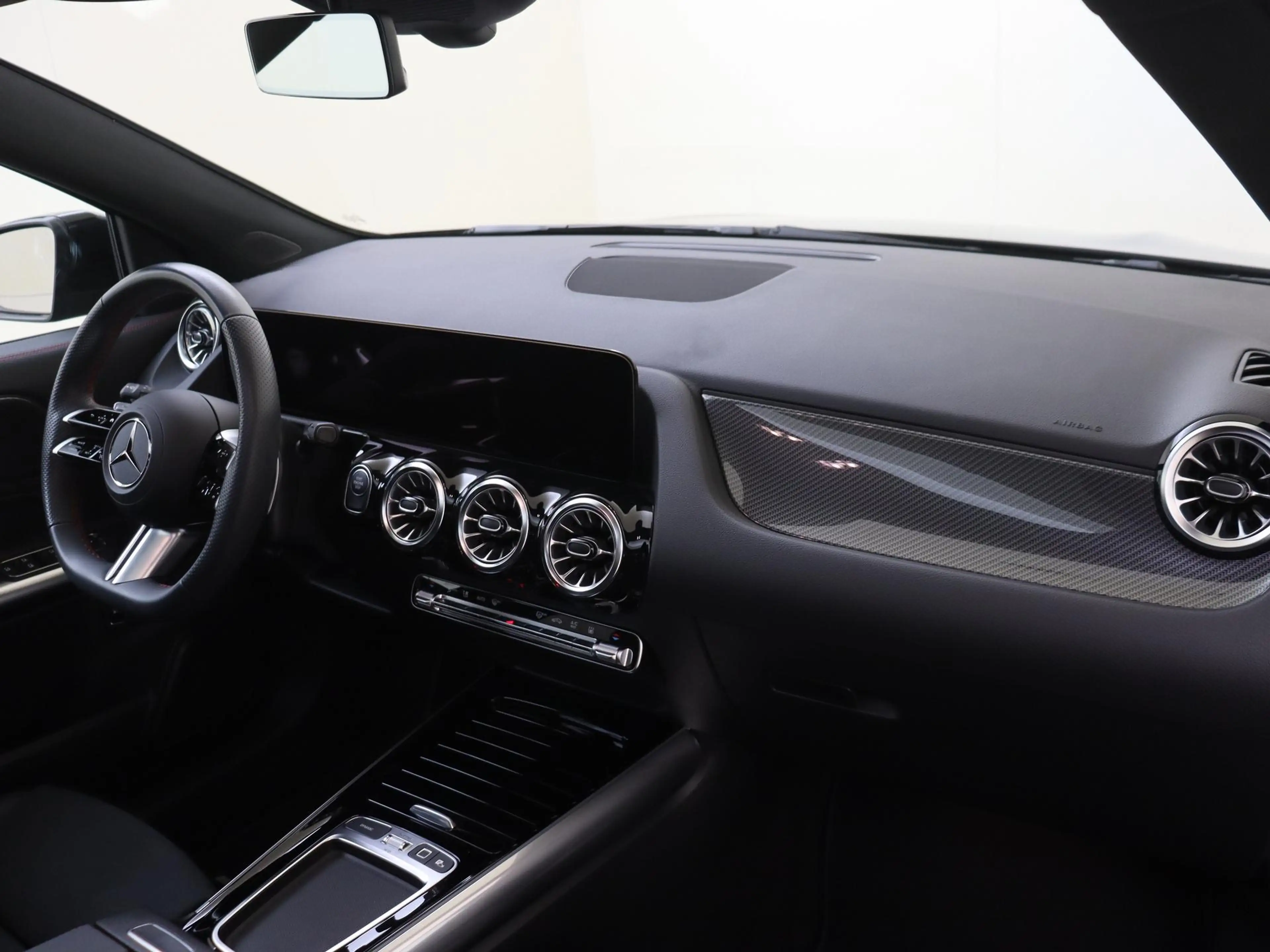 Mercedes-Benz GLA 250 e Star Edition AMG Line /Panoramadak /20 Inch /Nig — photo 4