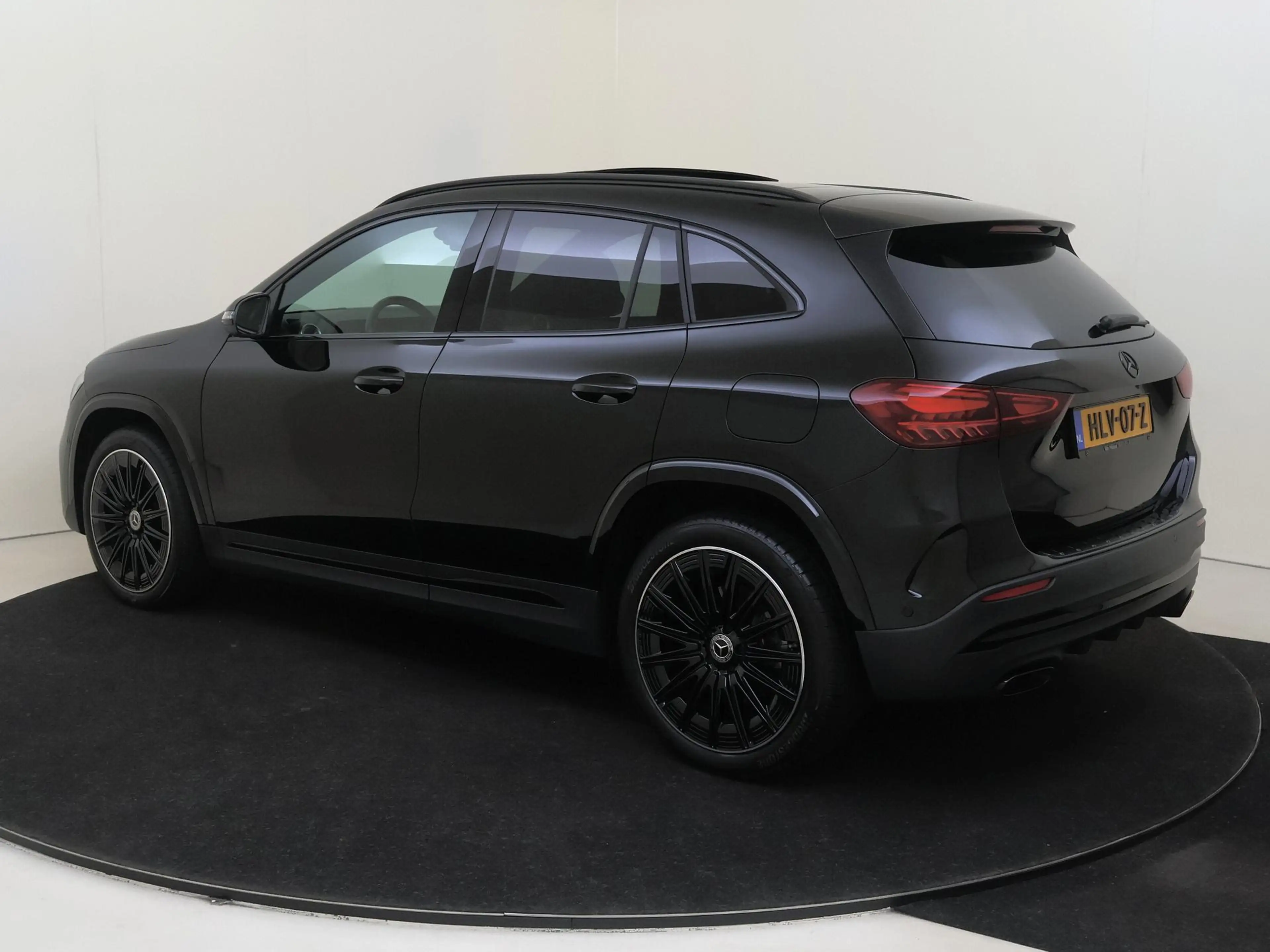 Mercedes-Benz GLA 250 e Star Edition AMG Line /Panoramadak /20 Inch /Nig — photo 6