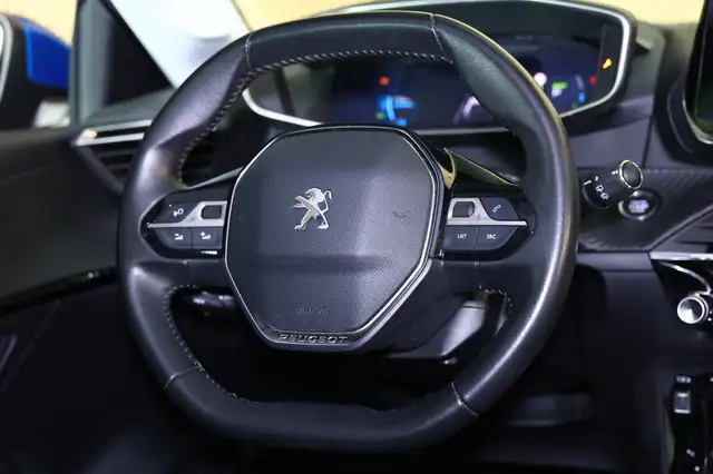 Peugeot e-208 view 15