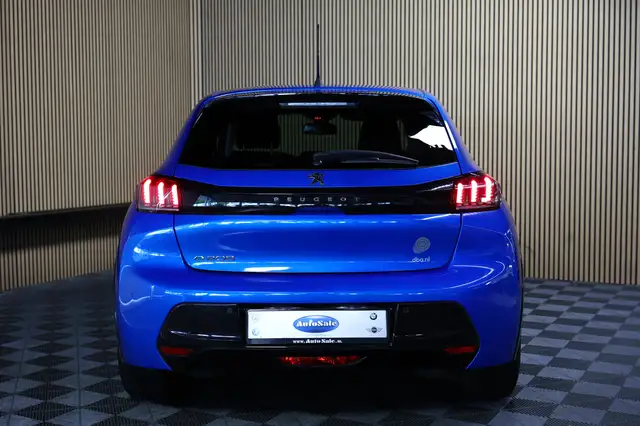 Peugeot e-208 view 8