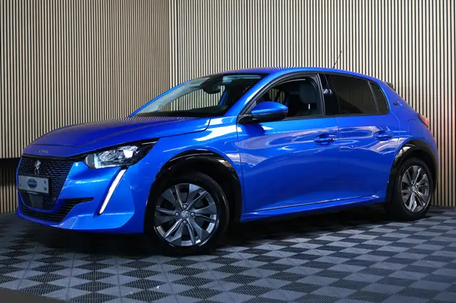 Peugeot e-208 view 11