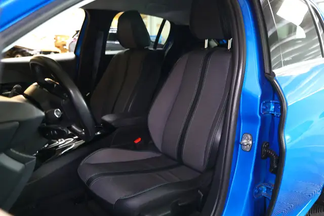 Peugeot e-208 view 14