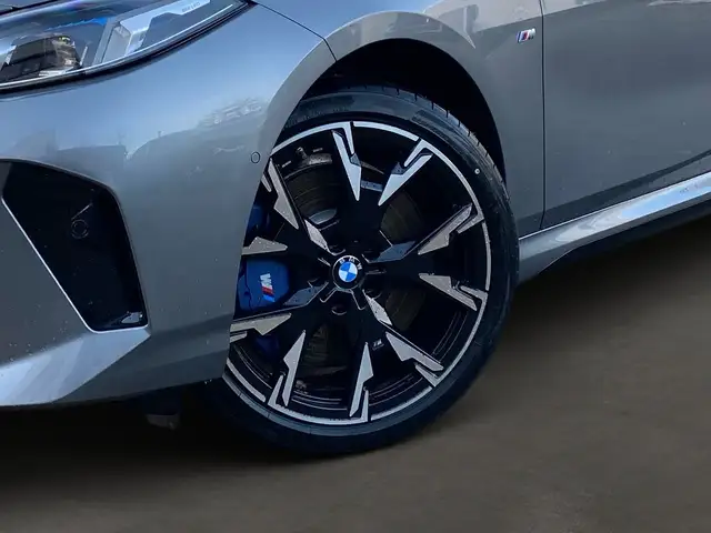 BMW 2 Series view 6