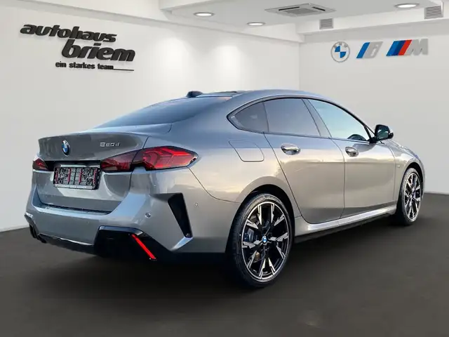 BMW 2 Series view 3