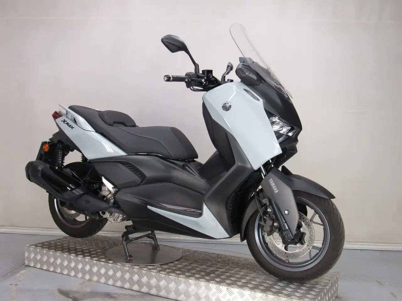 Yamaha X-Max 300