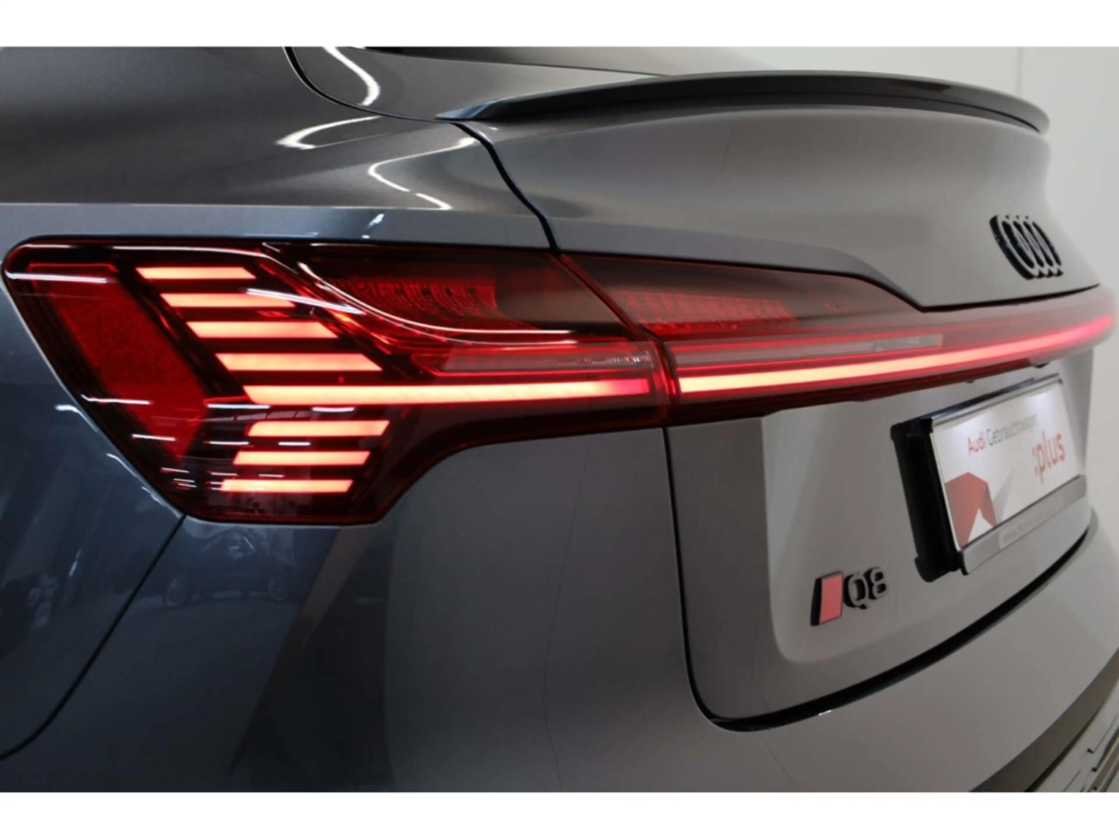 Audi Q8 e-tron Sportback S line — photo 29