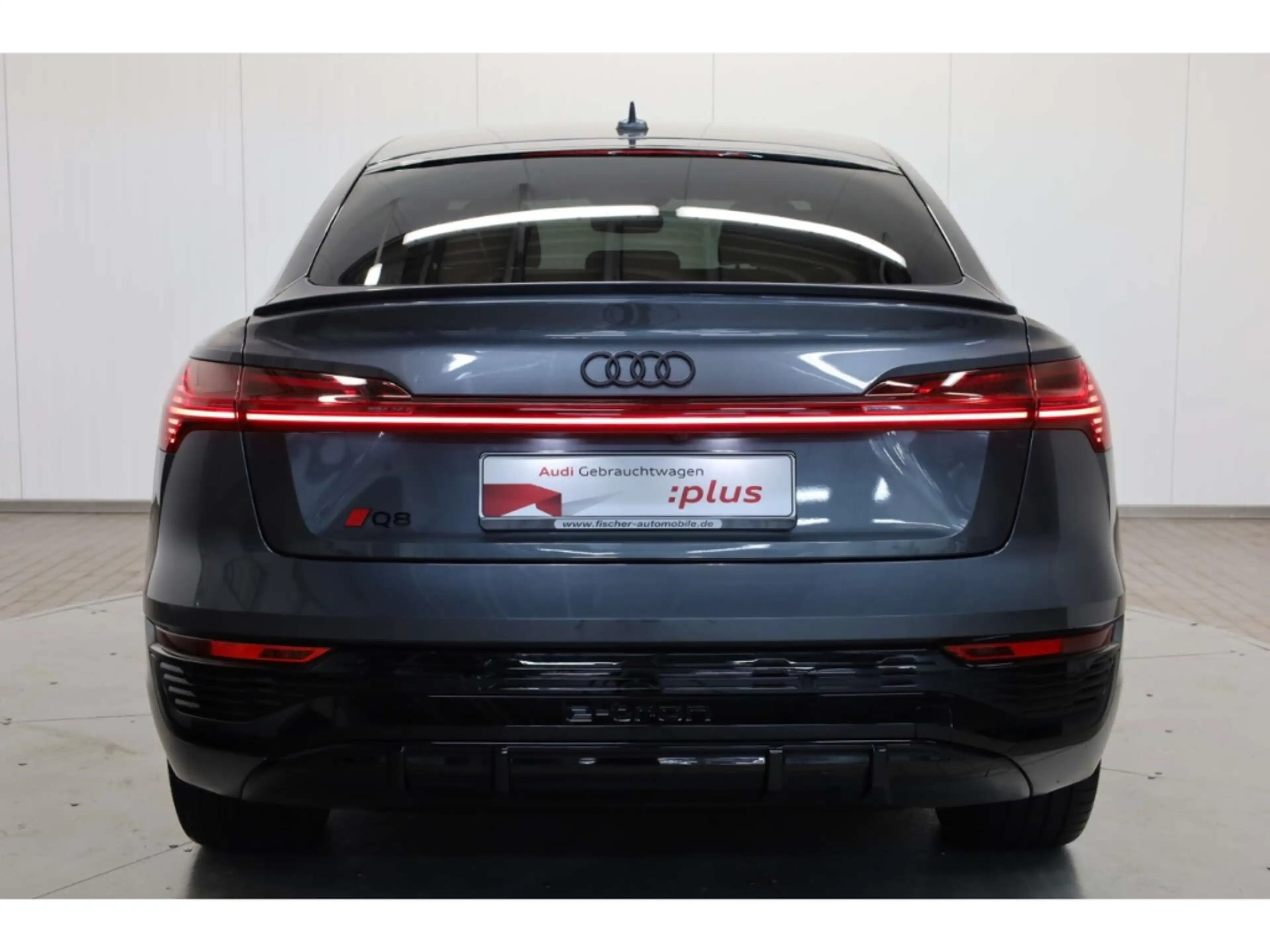 Audi Q8 e-tron Sportback S line — photo 6