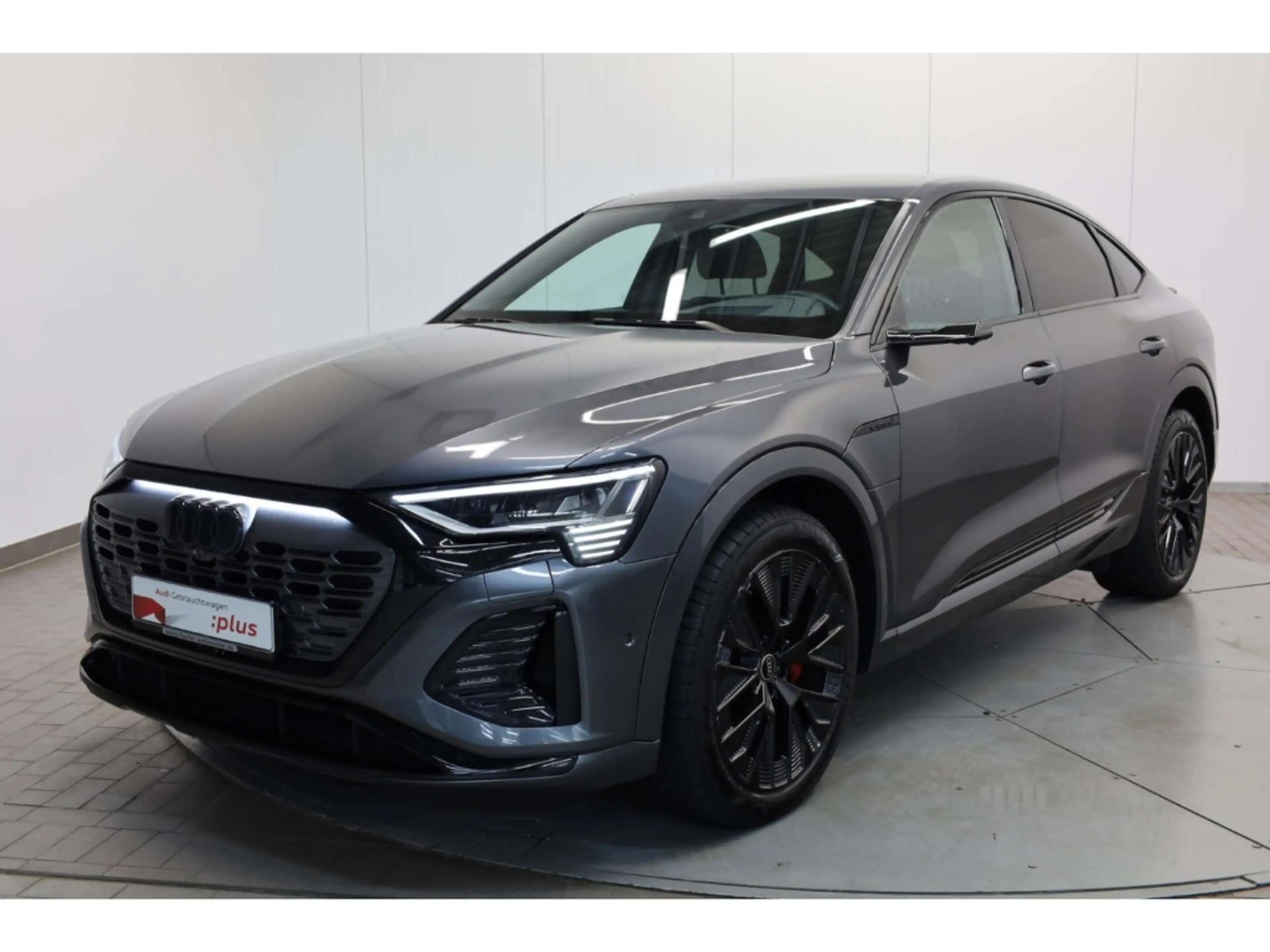 Audi Q8 e-tron Sportback S line — photo 2