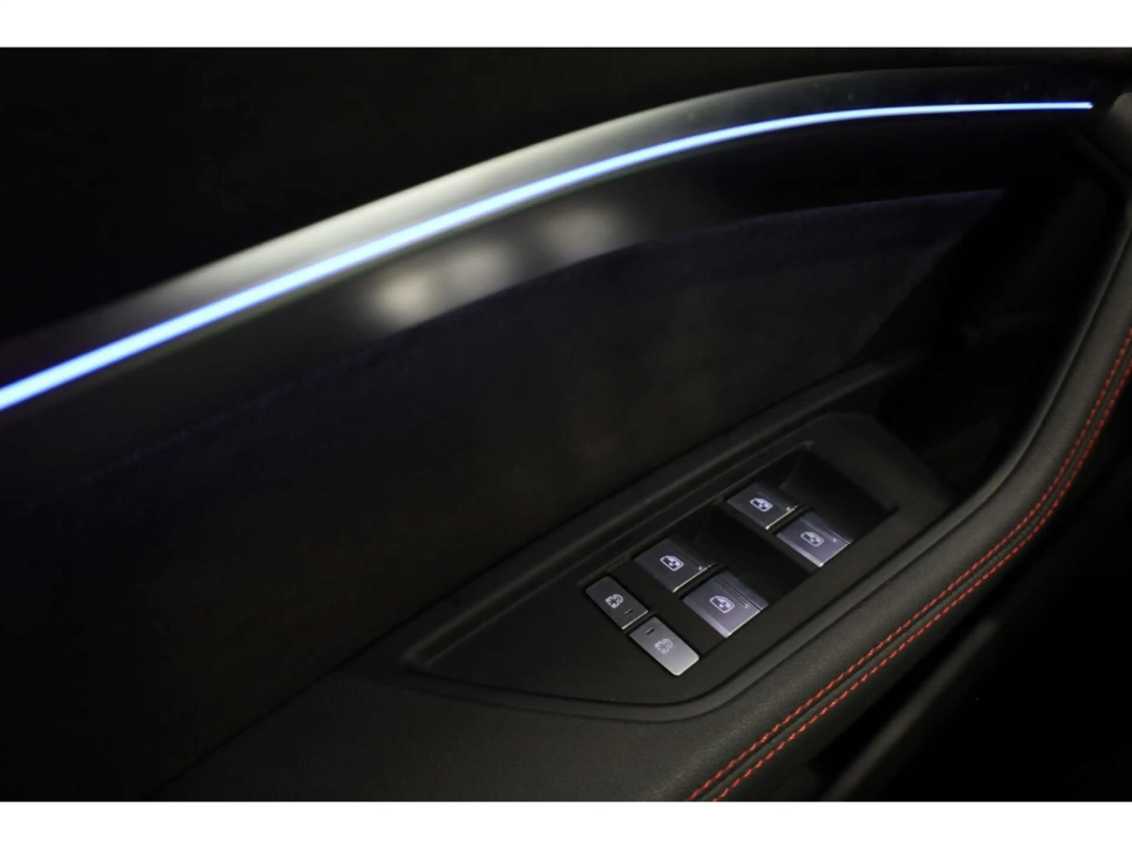 Audi Q8 e-tron Sportback S line — photo 22