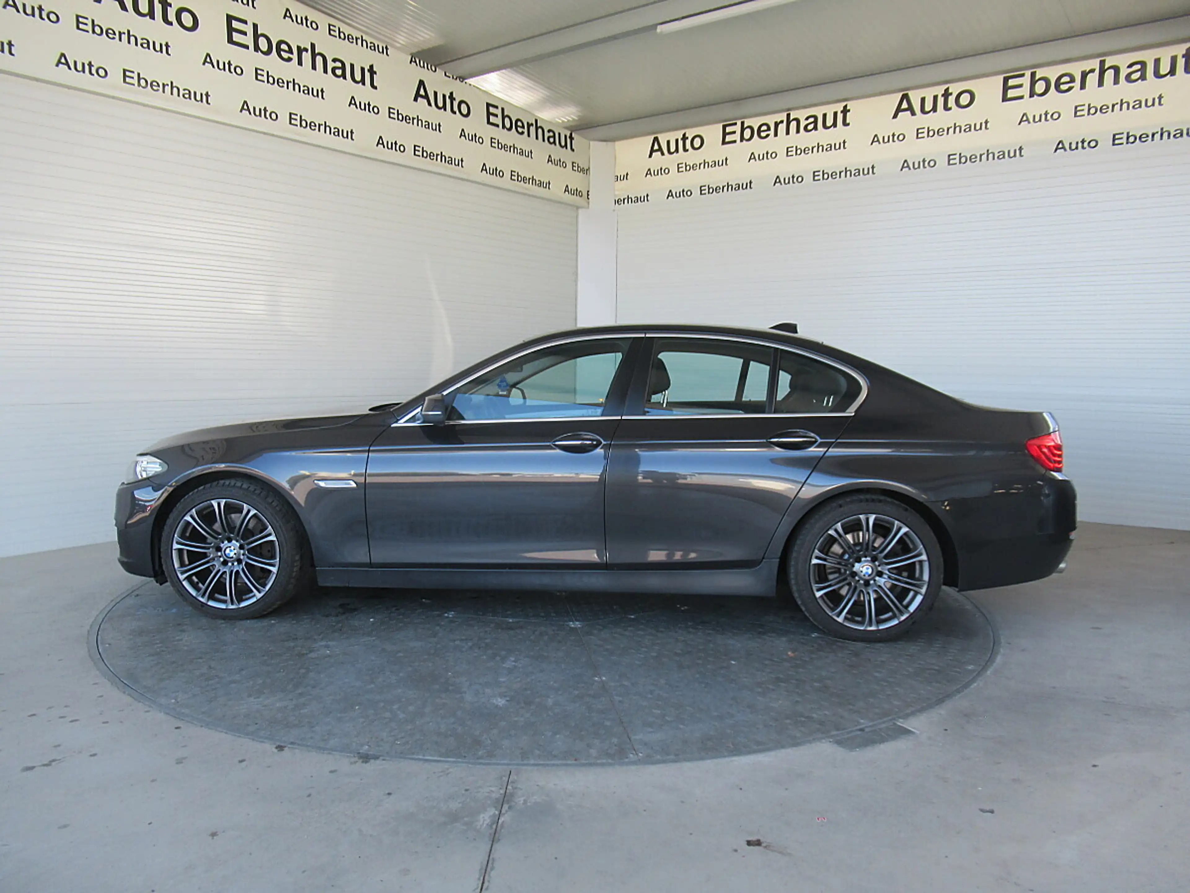BMW 525 d xDrive Österreich-Paket Aut. *Xenon *Navi *Sp... — photo 2