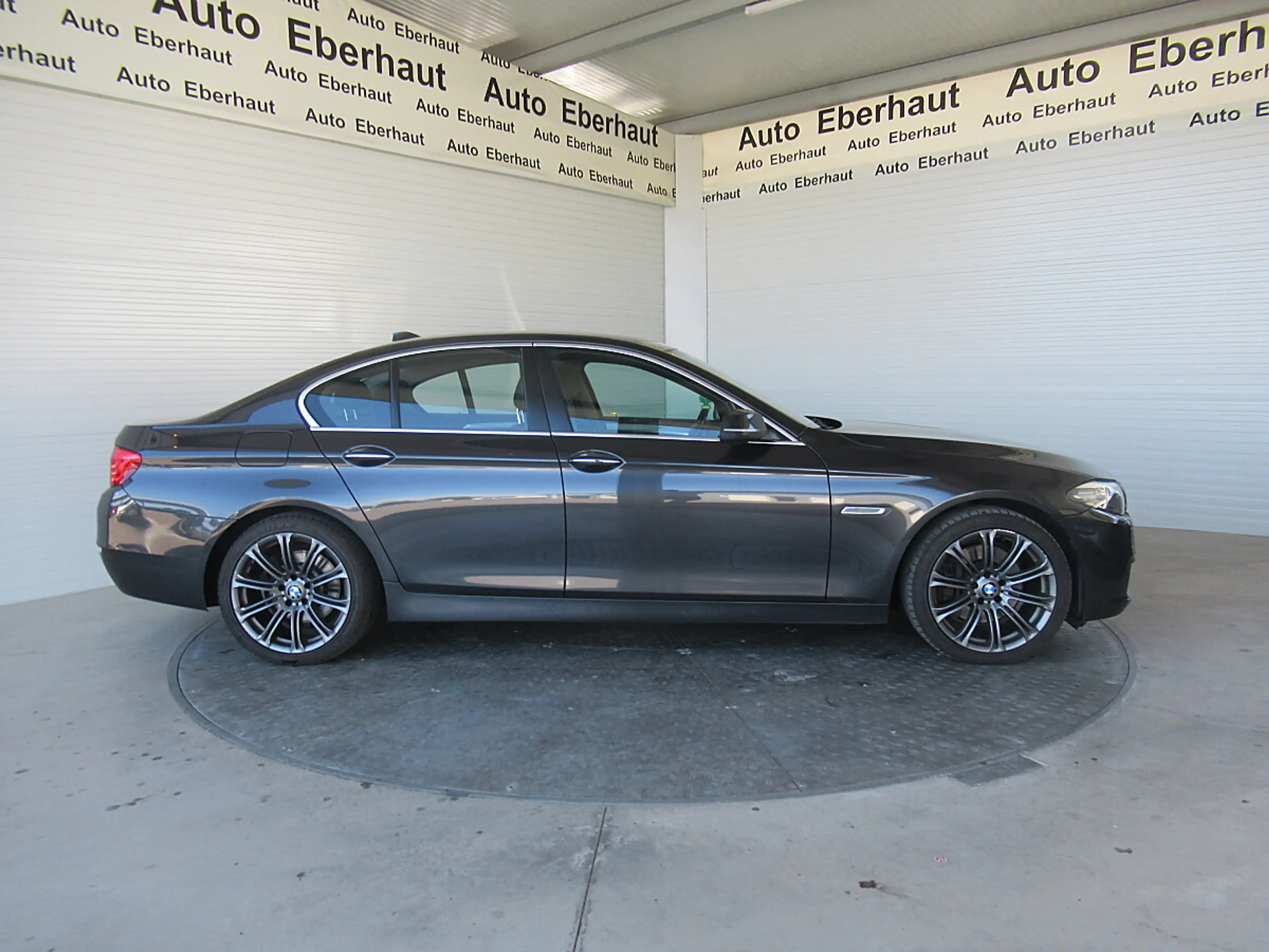 BMW 525 d xDrive Österreich-Paket Aut. *Xenon *Navi *Sp... — photo 6