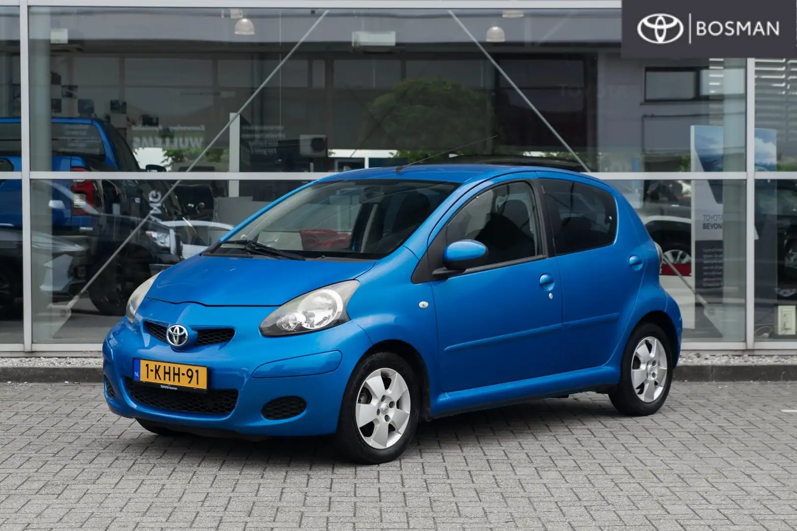 Toyota Aygo 1.0 12V VVT-I 5DRS MMT Blauw - 1
