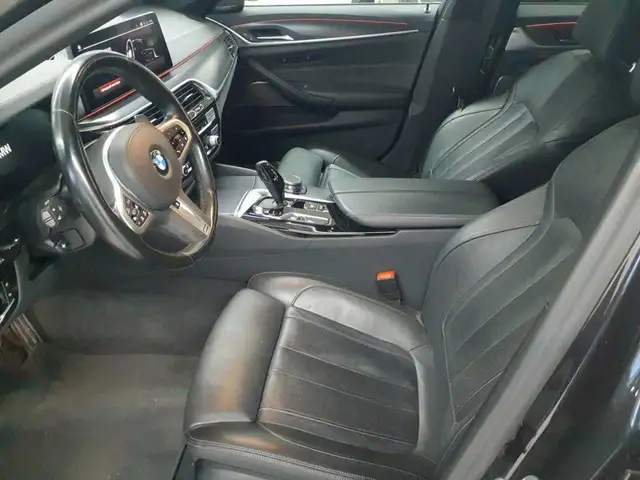 BMW 5 Series view 7