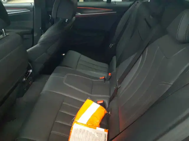 BMW 5 Series view 13