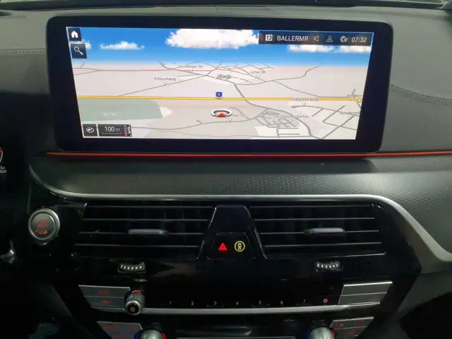 BMW 5 Series view 12