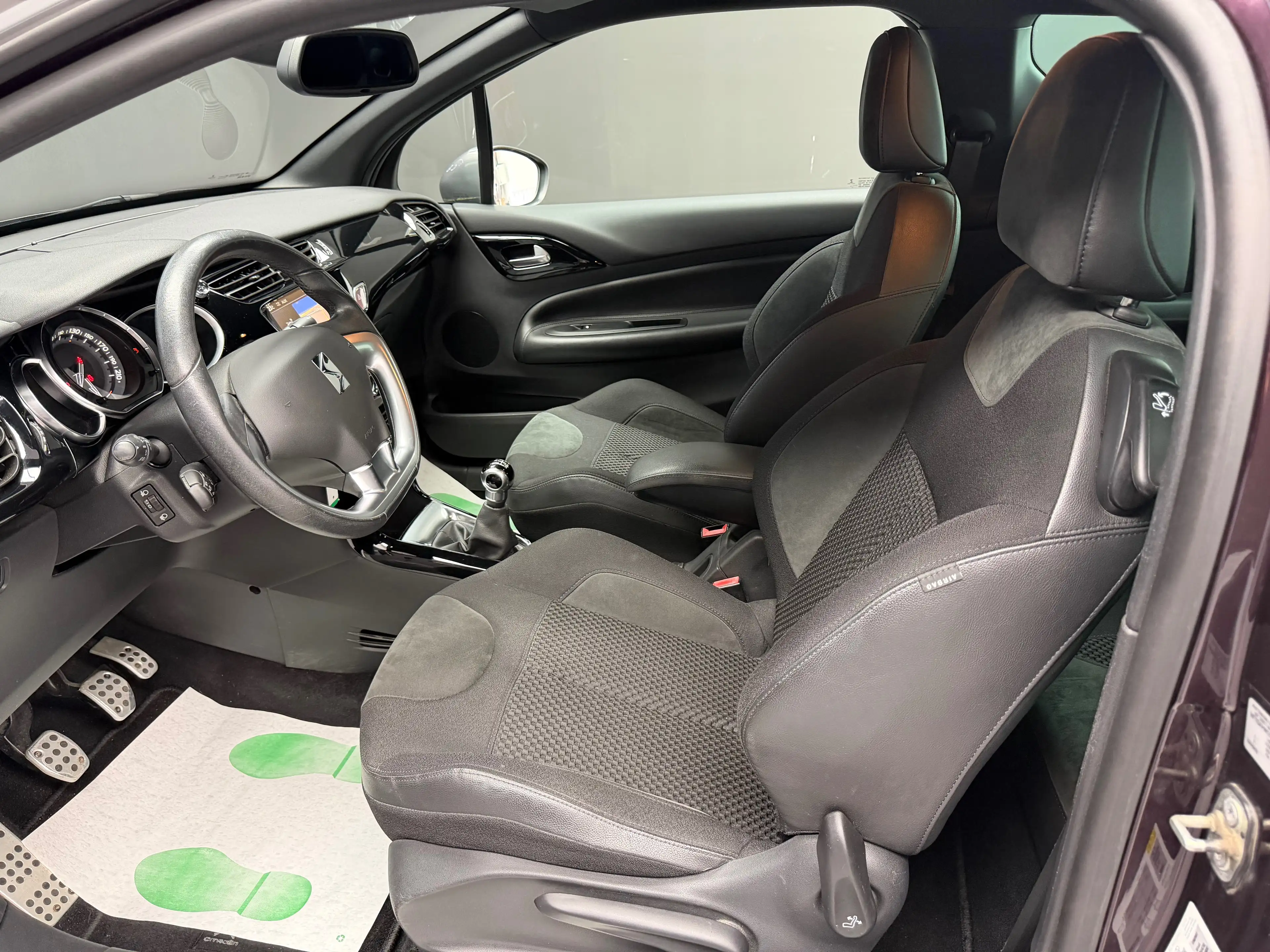 Citroen DS3 1.2 VTi So Chic * 1ER PROP + GPS + GARANTIE * — photo 8