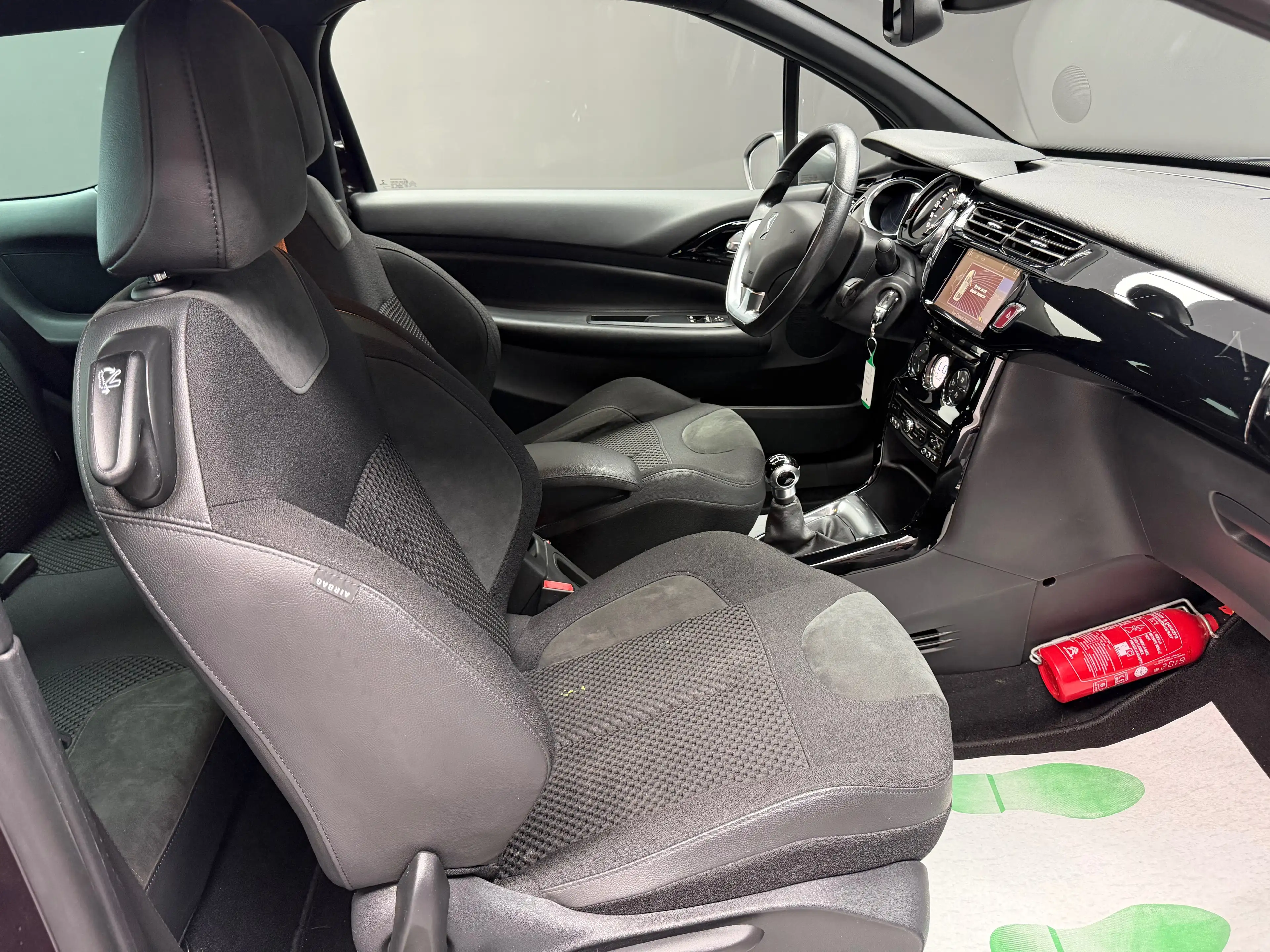 Citroen DS3 1.2 VTi So Chic * 1ER PROP + GPS + GARANTIE * — photo 9
